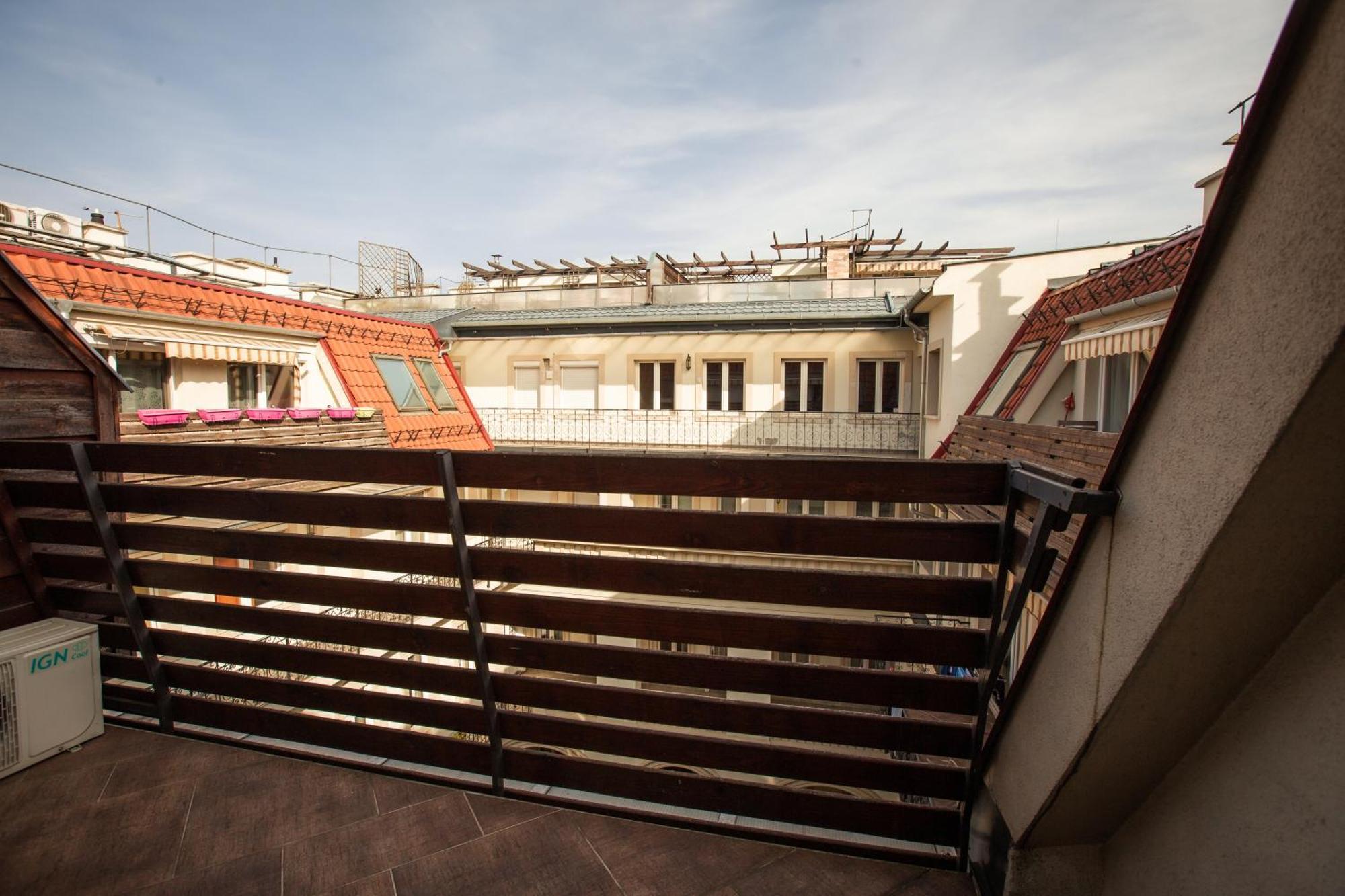 Apartamento Triplex, Rooftop With Parlament View & Jacuzzi