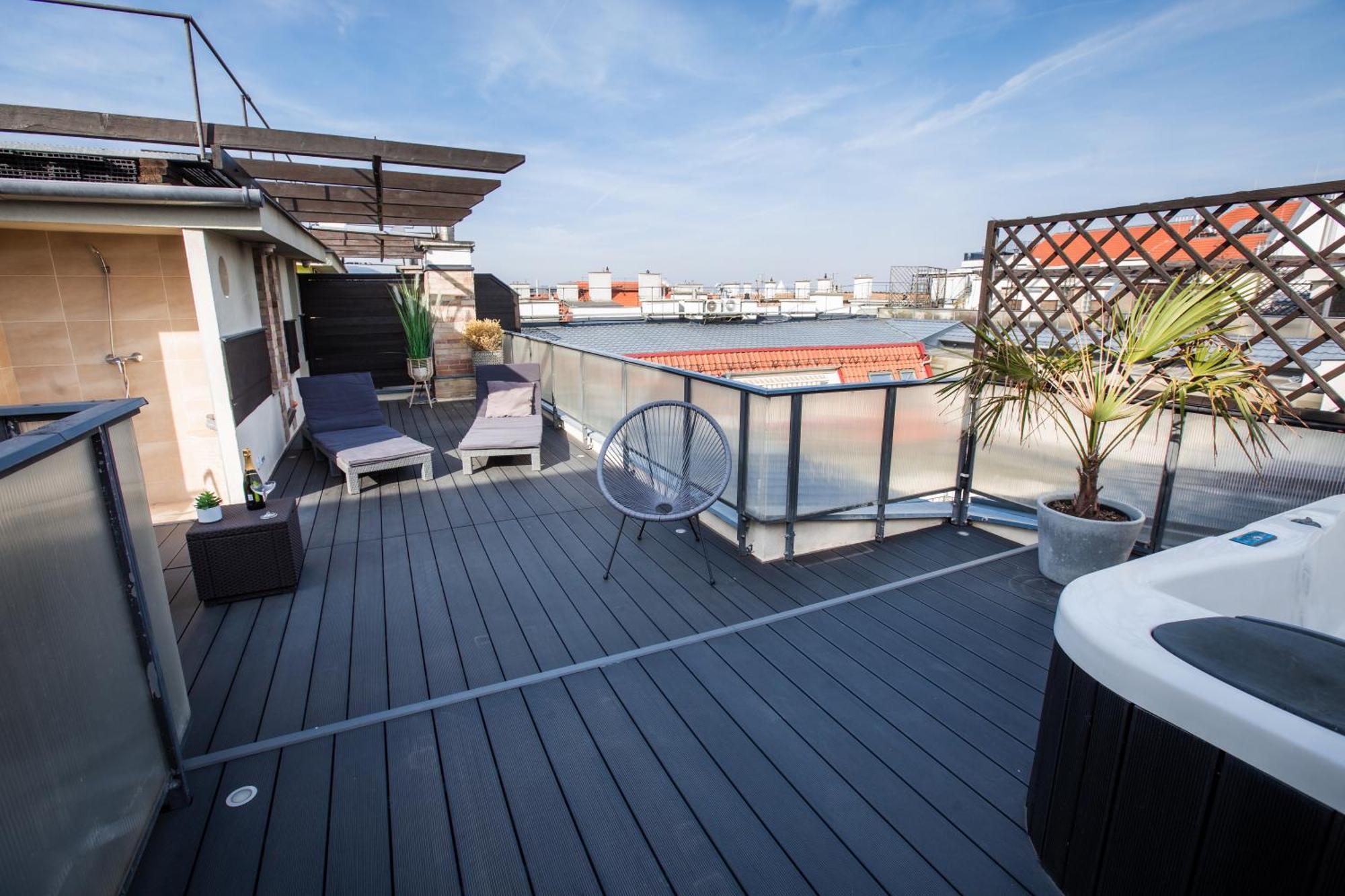 Appartement Triplex, Rooftop With Parlament View & Jacuzzi *